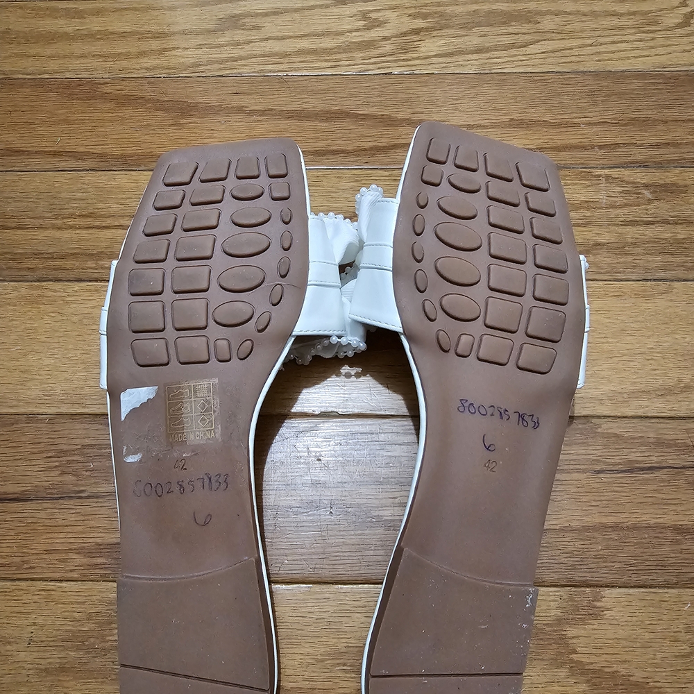 White Ruffled Slide Sandals with Pearls - Picture 4 of 5